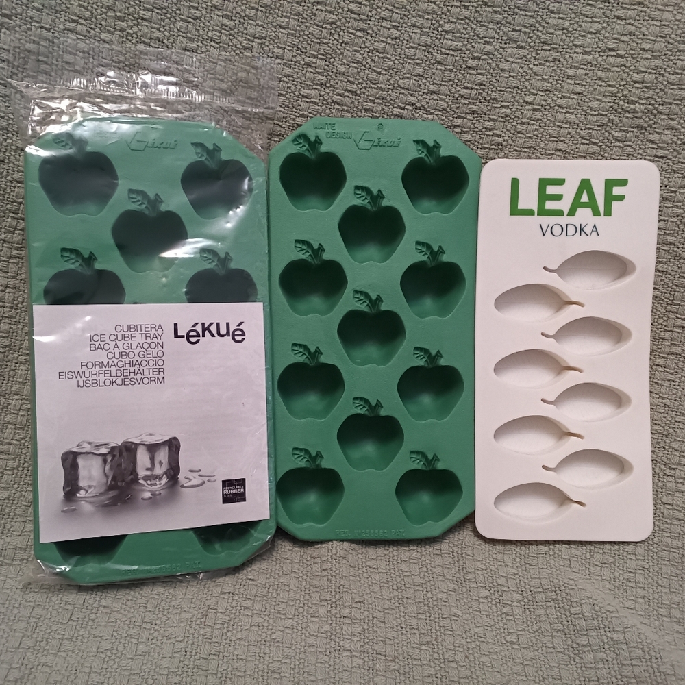 Lekue Classic Apple Ice Cube Tray BRAND NEW sealed. Plus 2 Free NWOT Trays.